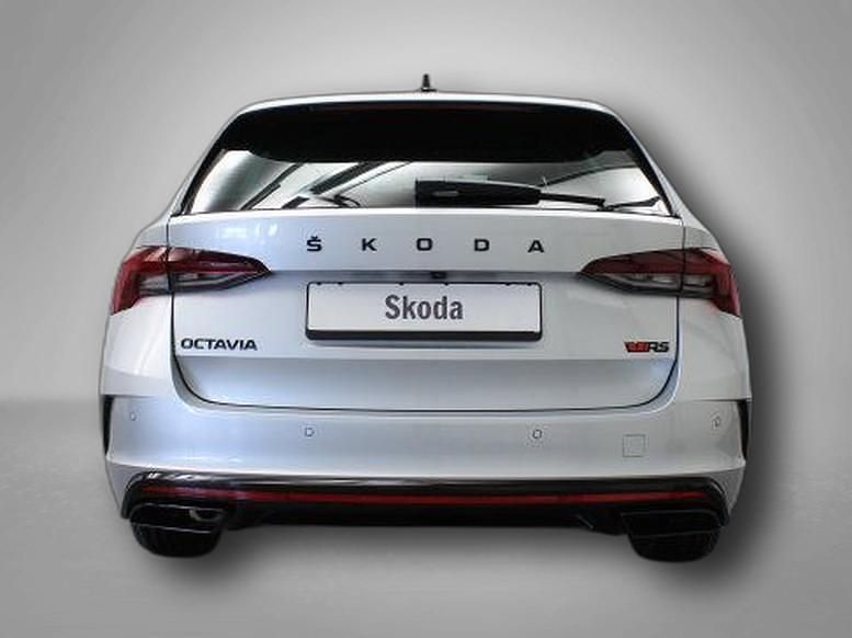 Gebraucht Skoda Octavia RS 200 PS (147 kW) 2023 Brillantsilber metallic Kombi