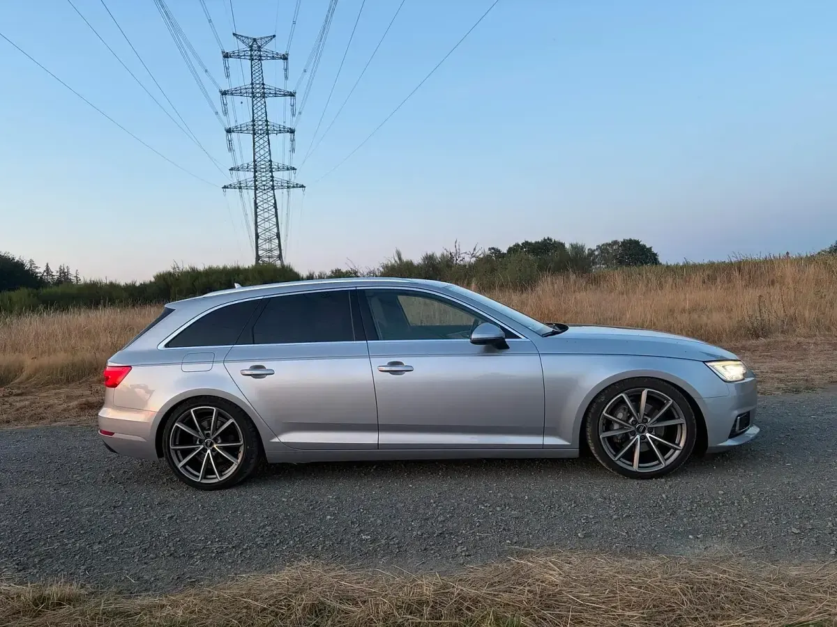 Gebraucht Audi A4 Sport 190 PS (139 kW) 2017 Grau Kombi