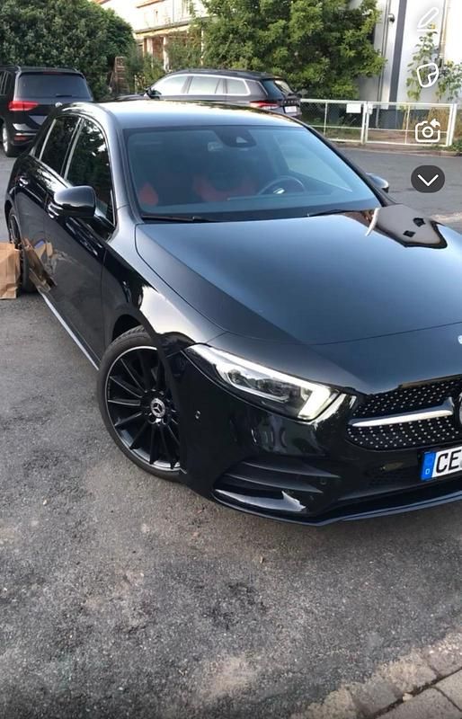 Schwarz Gebraucht 2020 Mercedes A180 AMG line Limousine | 25.000 € (Etwas zu teuer) - Bild 1/4
