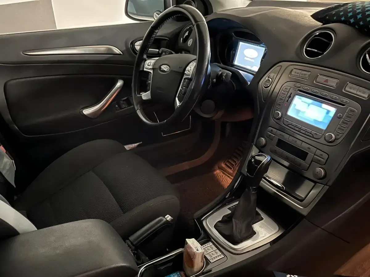 Gebraucht Ford Mondeo 160 PS (117 kW) 2008 Silber Limousine
