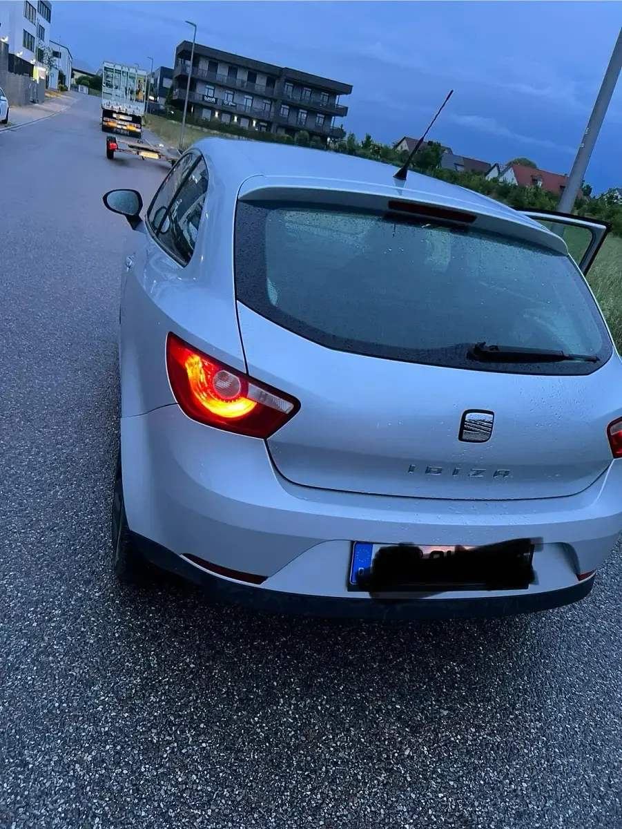 Gebraucht Seat Ibiza 70 PS (51 kW) 2010 Silber Kleinwagen