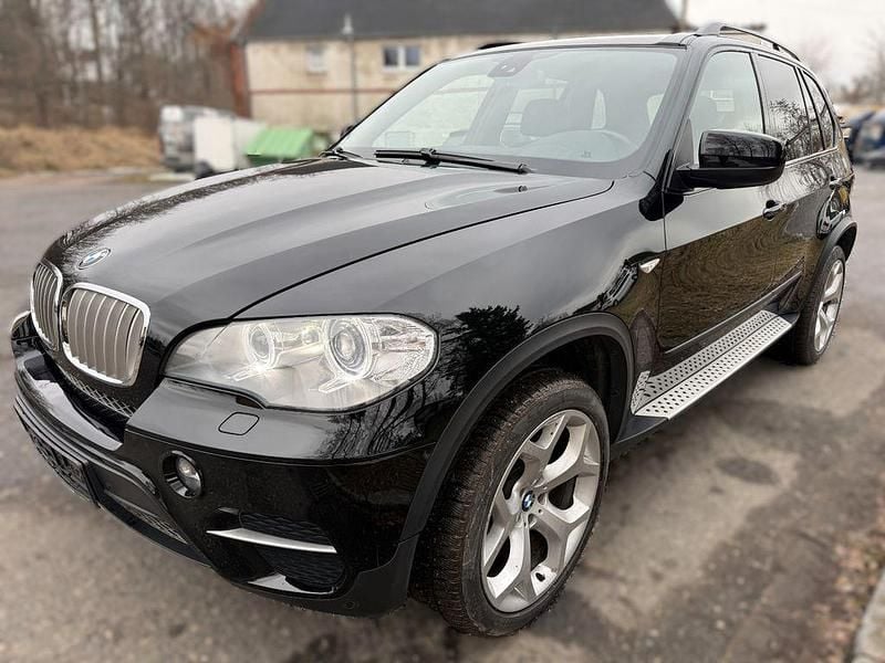 Schwarz Gebraucht 2011 BMW X5 Sport Line SUV | 18.000 € (Fairer Preis) - Bild 1/4