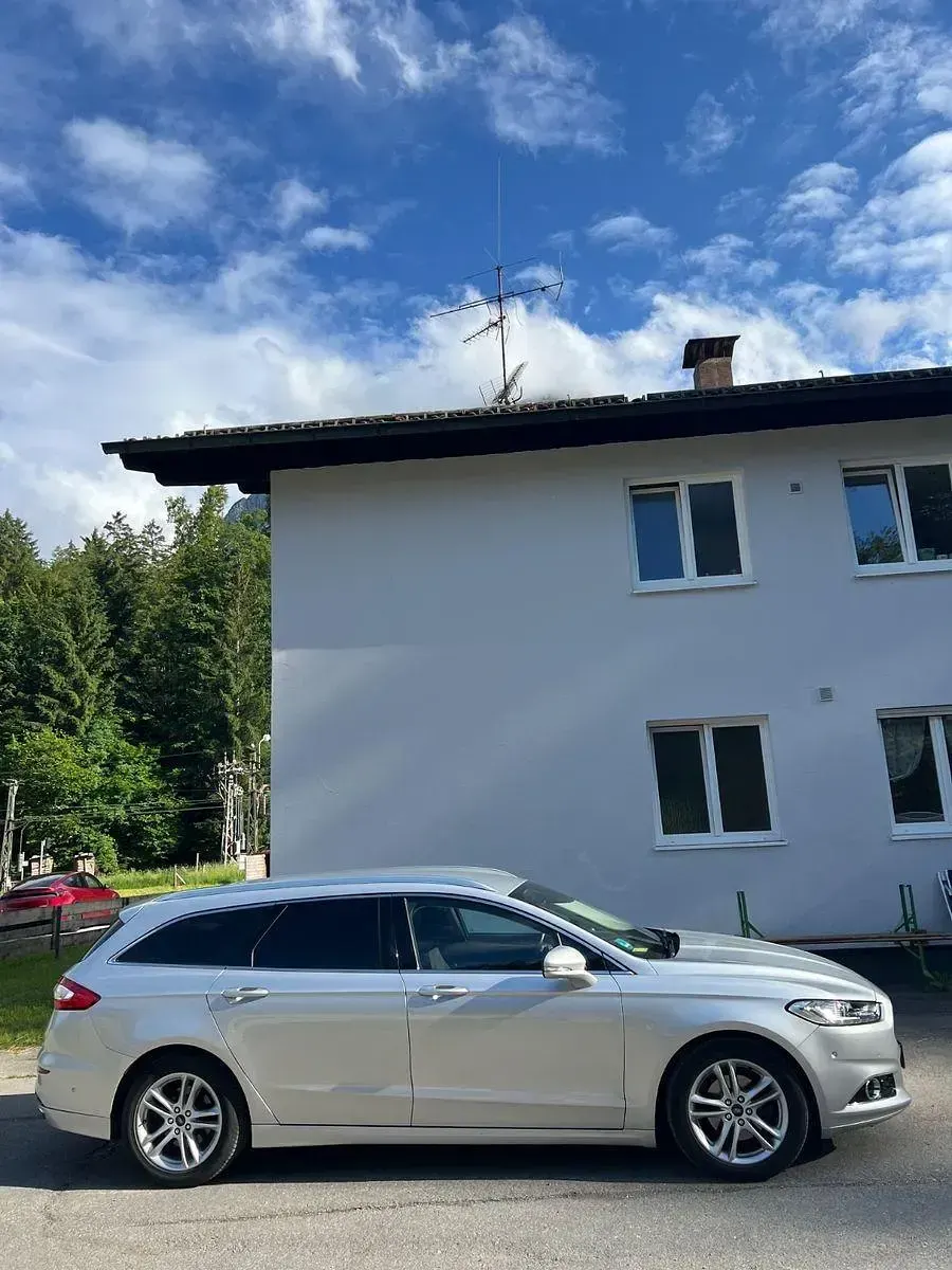 Gebraucht Ford Mondeo Titanium 179 PS (131 kW) 2016 Silber Kombi