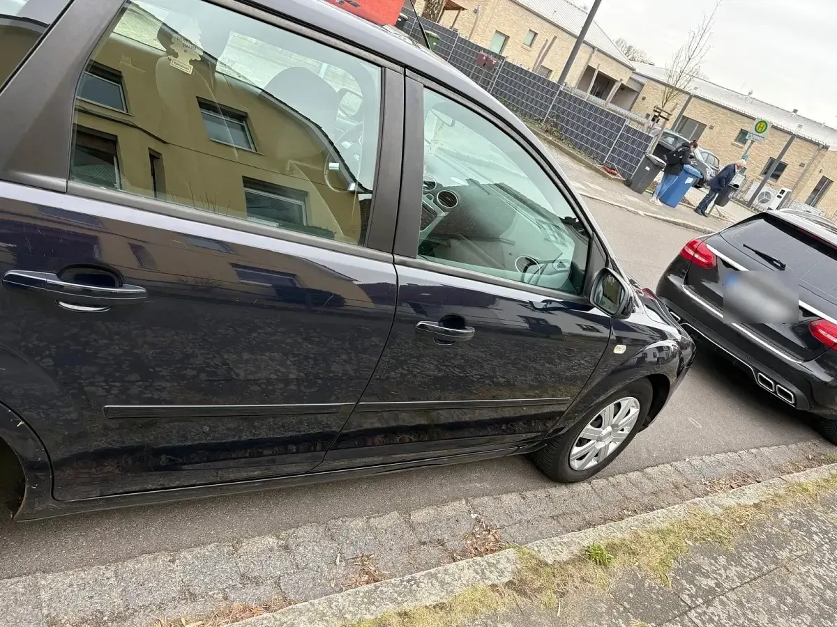 Second-hand Ford Focus 100 CP (73 kW) 2007 Albastru Break