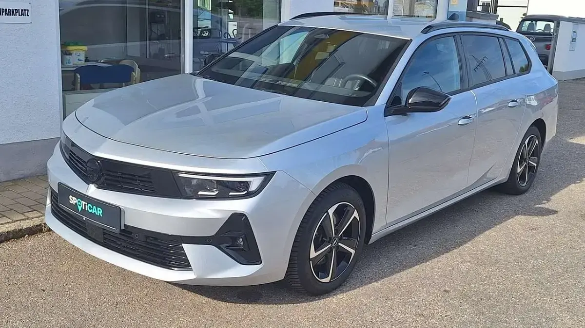 Gebraucht Opel Astra 131 PS (96 kW) 2024 Silber Kleinwagen