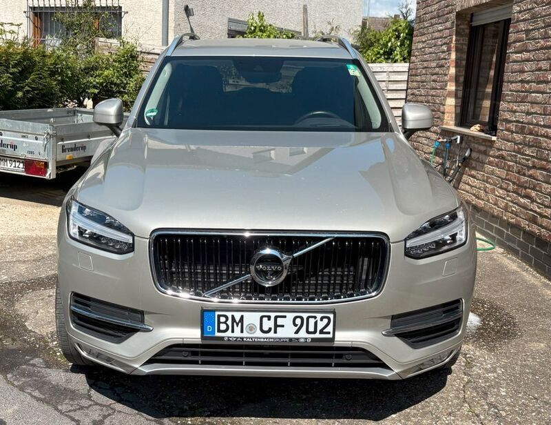 Beige Gebraucht 2018 Volvo XC90 Momentum SUV | 30.900 € (Superpreis) - Bild 1/4