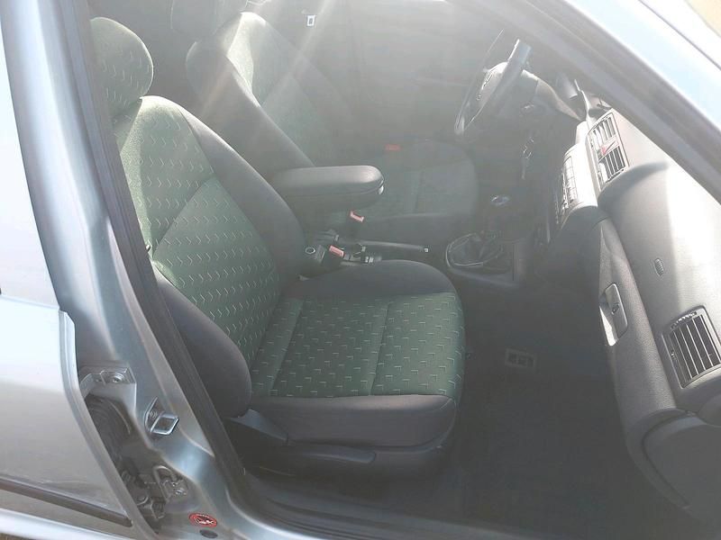 Gebraucht Skoda Octavia 101 PS (74 kW) 2001 Silber Limousine