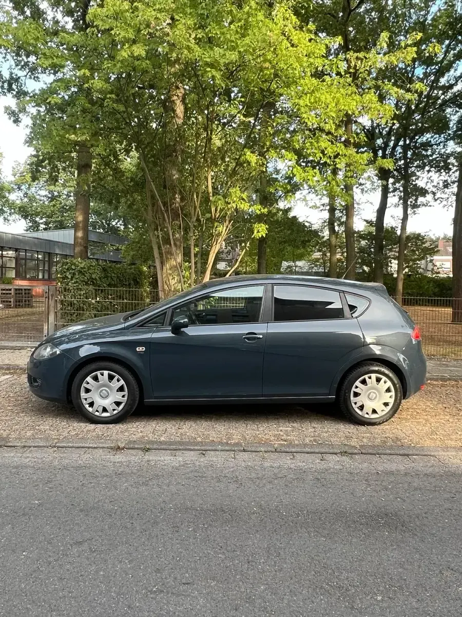 Gebraucht Seat Leon 122 PS (89 kW) 2009 Silber Kleinwagen