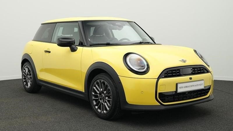 Używany Mini Cooper Classic 156 KM (114 kW) 2024 Żółty Hatchback