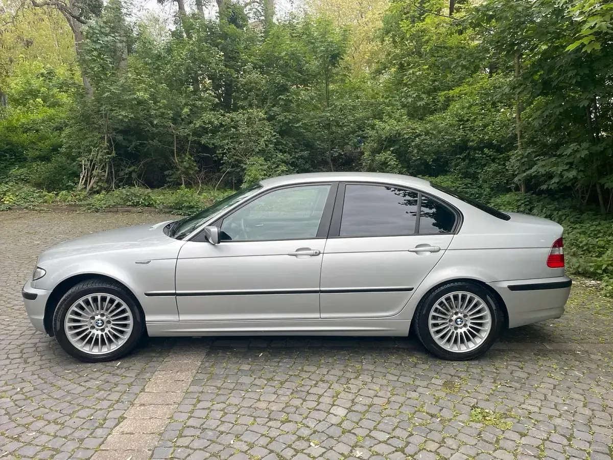 Gebraucht BMW 318 143 PS (105 kW) 2003 Silber Limousine