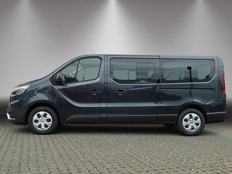 Gebraucht Renault Trafic Life 150 PS (110 kW) 2024 Grau Van / Kleinbus