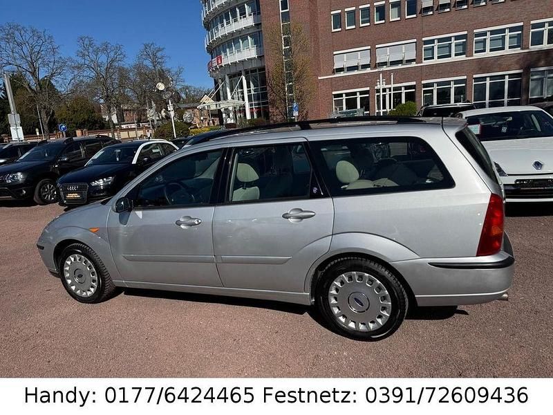 Gebraucht Ford Focus Ghia 131 PS (96 kW) 2003 Silber Limousine