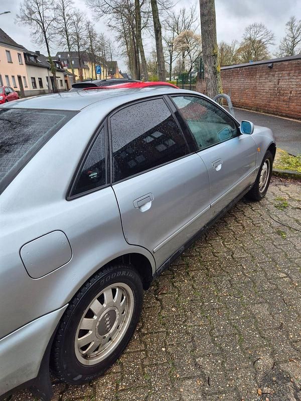 Gebraucht Audi A4 101 PS (74 kW) 1998 Silber Limousine