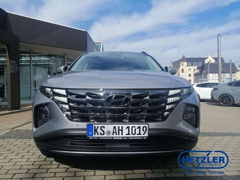 Gebraucht Hyundai Tucson Trend 230 PS (169 kW) 2023 Shimmering silver / met SUV
