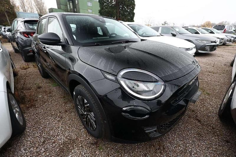 Cinema schwarz Neu 2025 Fiat 600 SUV | 23.804 € (Guter Preis) - Bild 1/4