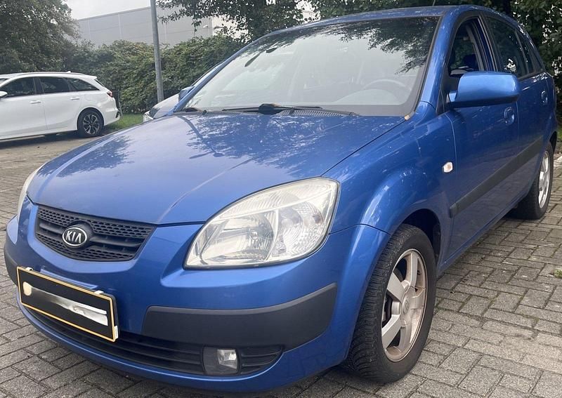 Blau Gebraucht 2007 Kia Rio EX Limousine | 3.980 € (Teuer) - Bild 1/1