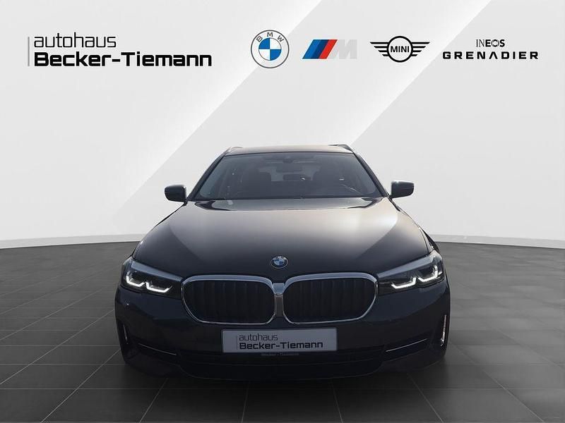 Gebraucht BMW 520 Performance 190 PS (139 kW) 2021 Sophistograu brillanteffekt Kombi