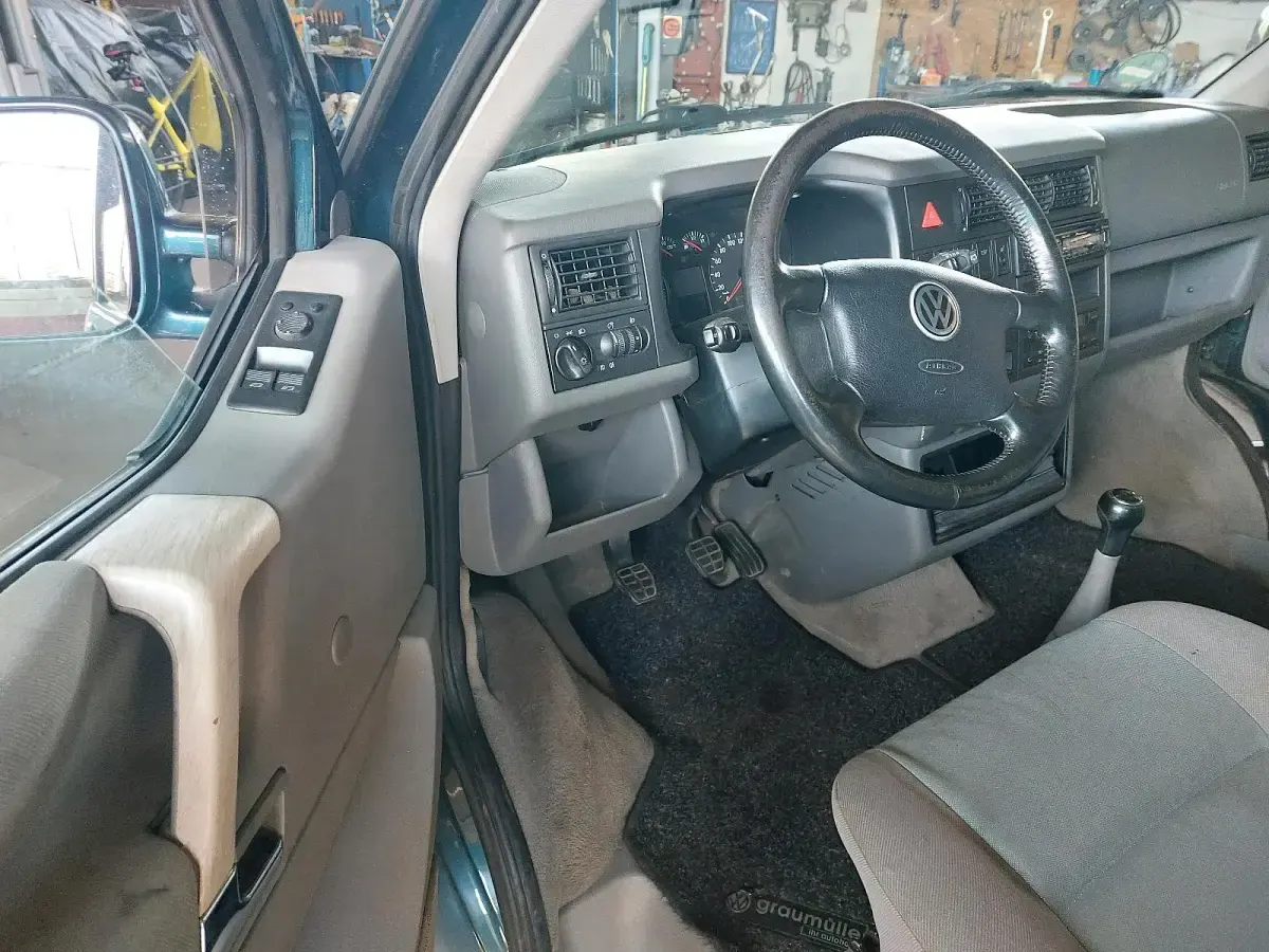 Gebraucht VW Multivan 102 PS (75 kW) 2001 Grün Van / Kleinbus