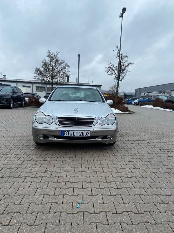 Gebraucht Mercedes C200 116 PS (85 kW) 2002 Silber Limousine