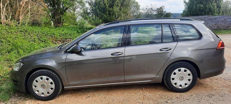 Grau Gebraucht 2014 VW Golf VII Trendline Kombi | 9.800 € (Etwas zu teuer) - Bild 1/4