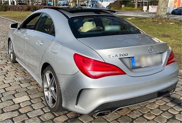 Gebraucht Mercedes CLA200 156 PS (114 kW) 2016 Silber Coupé