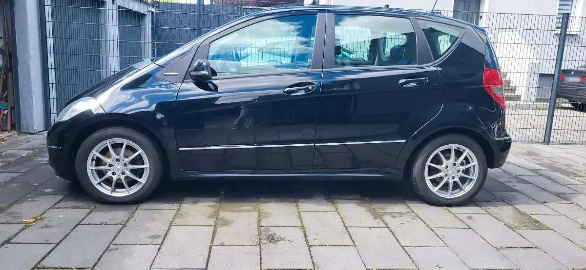 Gebraucht Mercedes A180 Avantgarde 109 PS (80 kW) 2012 Schwarz Kleinwagen