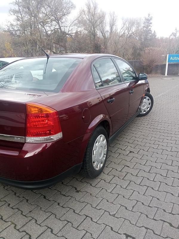 Rot Gebraucht 2002 Opel Vectra Limousine | 1.850 € (Fairer Preis) - Bild 1/4