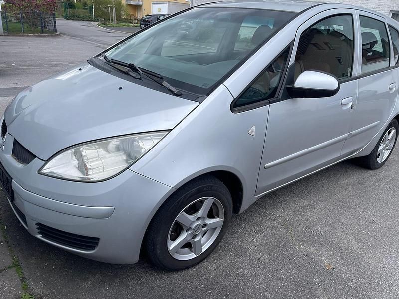 Gebraucht Mitsubishi Colt 95 PS (69 kW) 2006 Silber Limousine