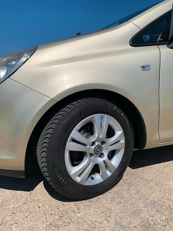 Gebraucht Opel Corsa 90 PS (66 kW) 2006 Gold Kleinwagen