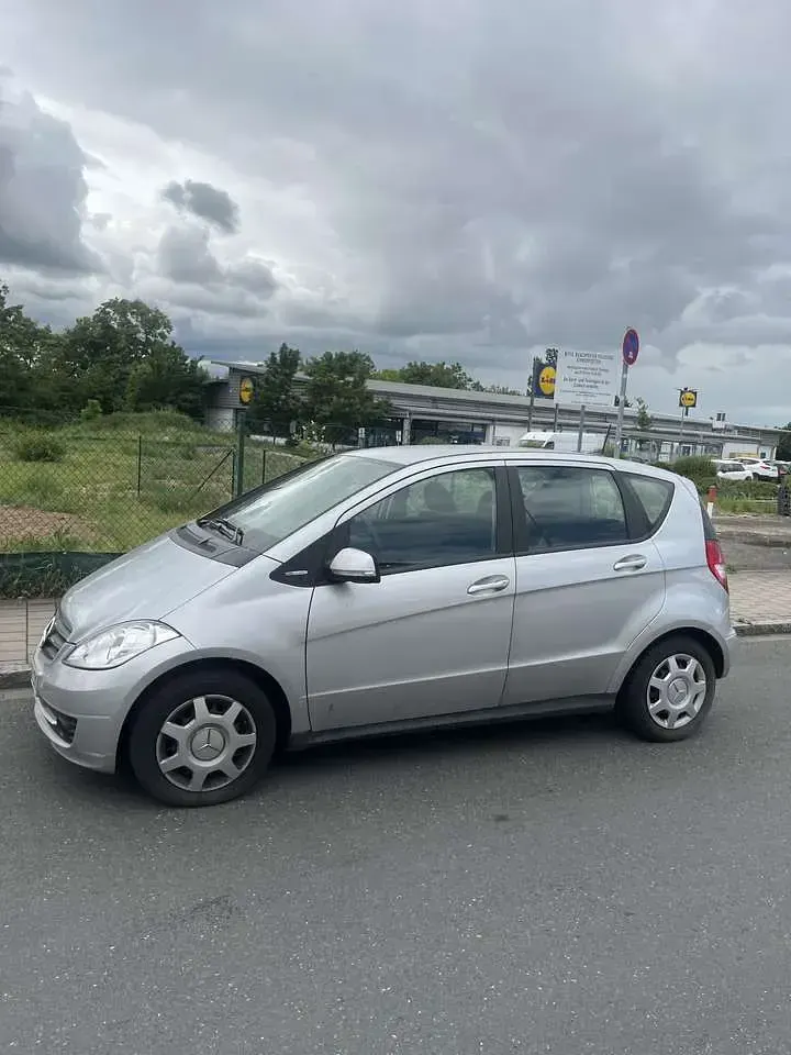 Gebraucht Mercedes A160 95 PS (69 kW) 2009 Grau Kleinwagen