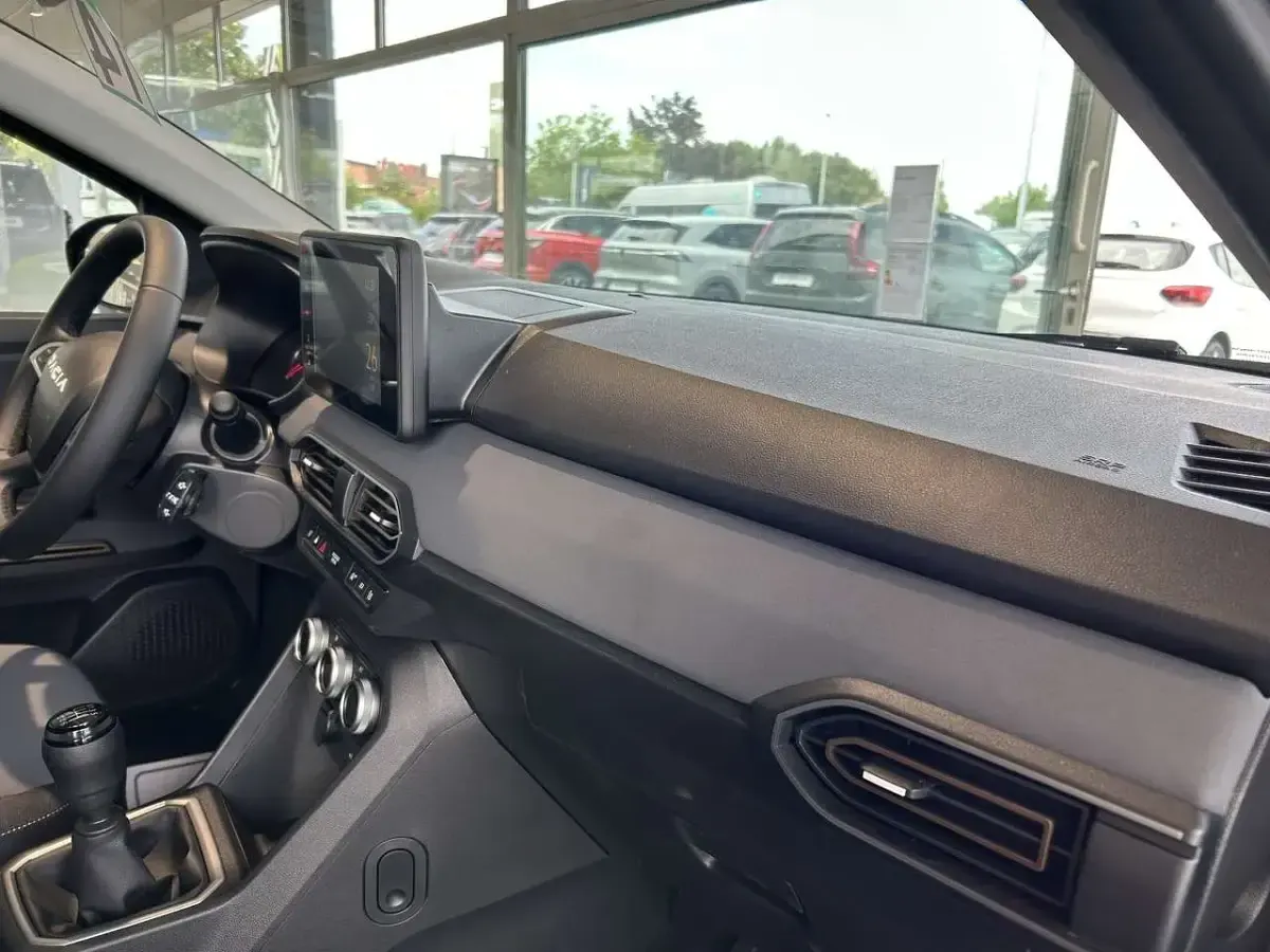 Gebraucht Dacia Jogger Extreme 110 PS (80 kW) 2025 Grau Van / Kleinbus