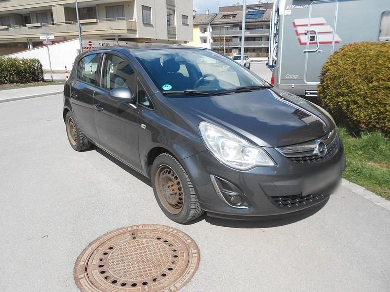 Second-hand Opel Corsa 86 CP (63 kW) 2011 Gri Hatchback