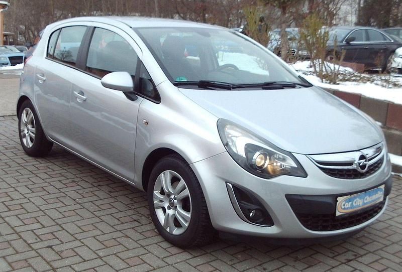 Gebraucht Opel Corsa Innovation 101 PS (74 kW) 2014 Silber Limousine