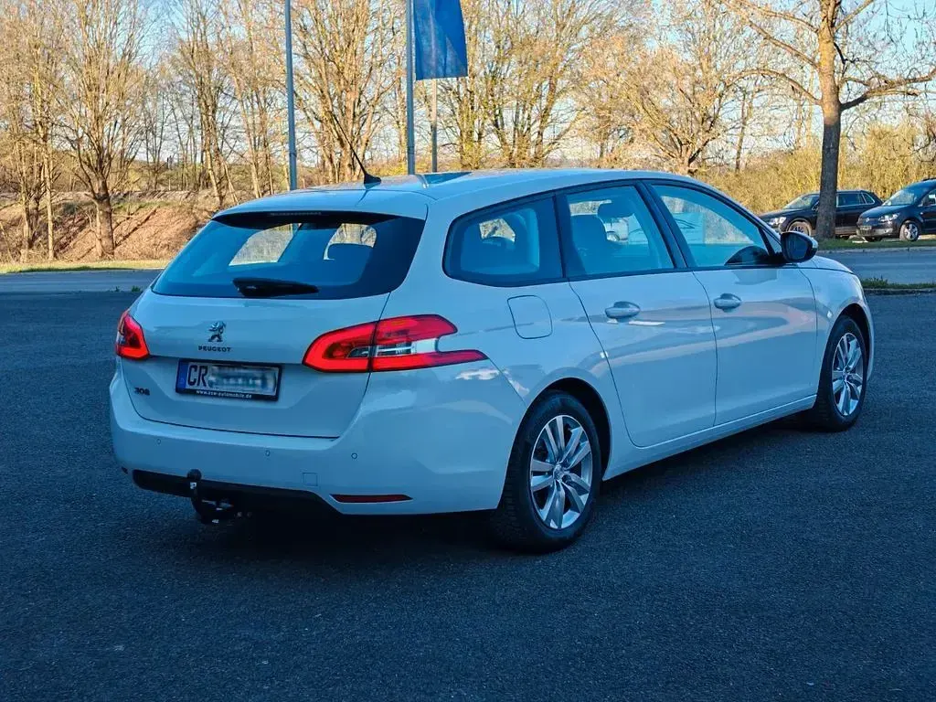 Gebraucht Peugeot 308 131 PS (96 kW) 2020 Weiß Limousine