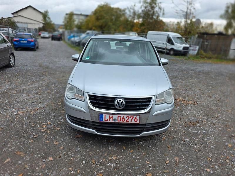 Silber Gebraucht 2010 VW Touran Trendline Van / Kleinbus | 2.800 € (Superpreis) - Bild 1/4