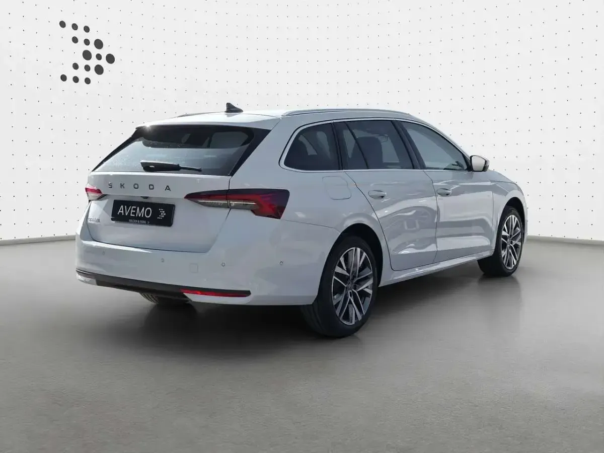 Neu Skoda Octavia 150 PS (110 kW) 2026 Moonweiß perleffekt Kombi