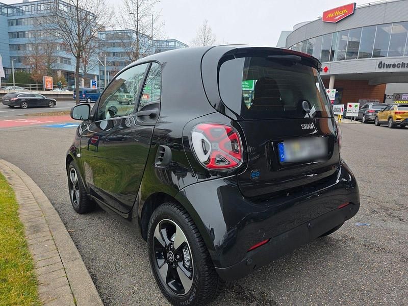 Gebraucht Smart ForTwo Coupé 60 kW (82 PS) 2024 Schwarz Kleinwagen