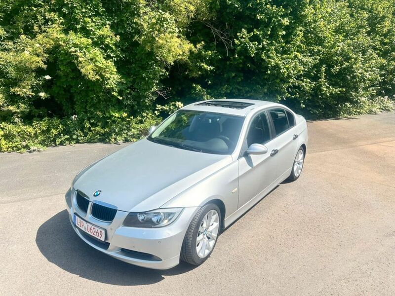 Silber Gebraucht 2005 BMW 320 Sport Line Limousine | 3.350 € (Guter Preis) - Bild 1/4