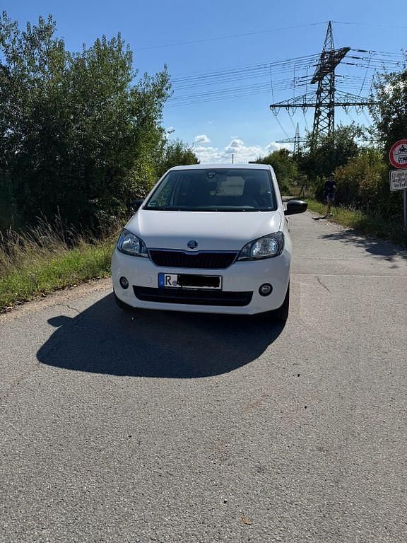 Weiß Gebraucht 2016 Skoda Citigo Ambition Kleinwagen | 6.500 € (Guter Preis) - Bild 1/4