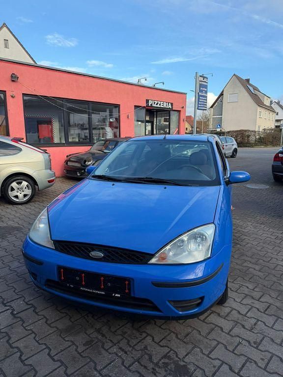 Blau Gebraucht 2003 Ford Focus Ambiente Limousine | 1.299 € (Fairer Preis) - Bild 1/4