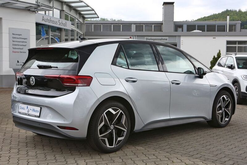 Gebraucht VW ID.3 Pro Performance 150 kW (204 PS) 2022 Scale silver (metallic) Kleinwagen