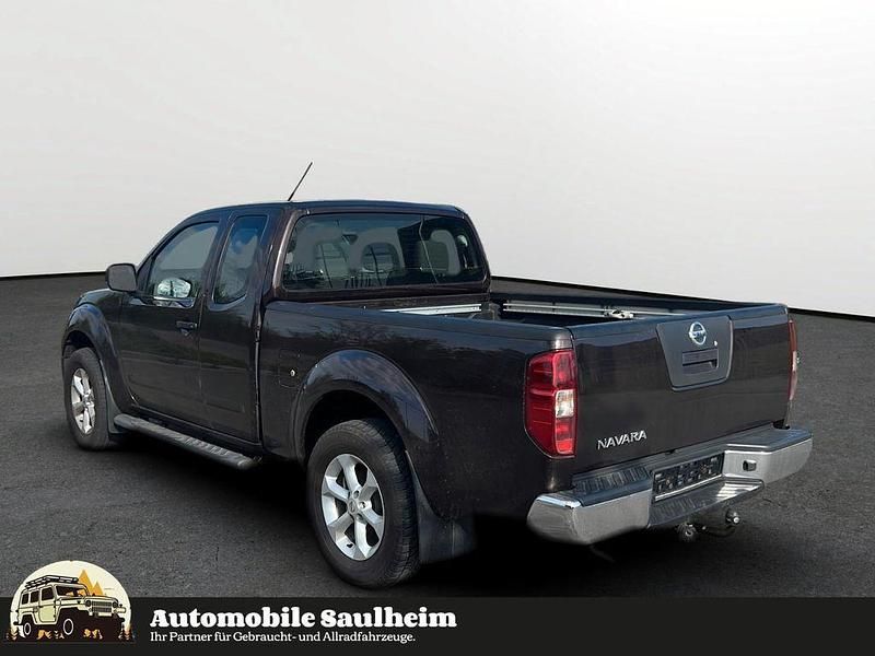 Gebraucht Nissan Navara SE 190 PS (139 kW) 2013 Violett Pickup