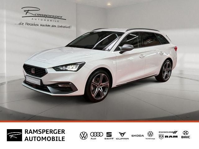 Weiß (candy weiß) Gebraucht 2024 Seat Leon ST FR Kombi | 29.930 € (Fairer Preis) - Bild 1/4