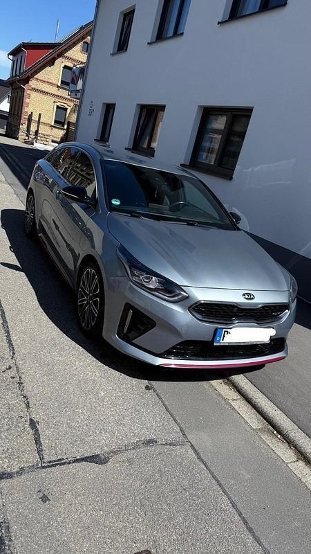 Silber Gebraucht 2019 Kia ProCeed GT Kleinwagen | 20.399 € (Fairer Preis) - Bild 1/4