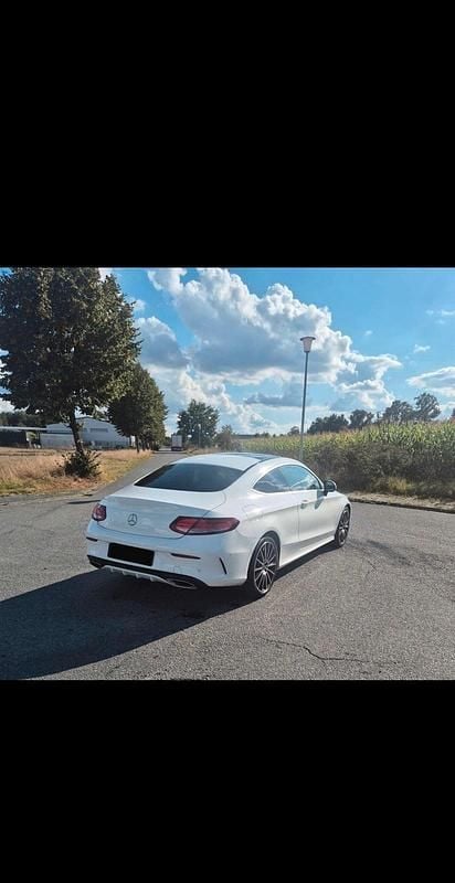 Gebraucht Mercedes C300 AMG line 245 PS (180 kW) 2016 Weiß Coupé