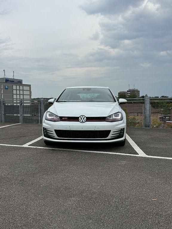 Weiß Gebraucht 2014 VW Golf VII GTI Limousine | 14.499 € (Fairer Preis) - Bild 1/4