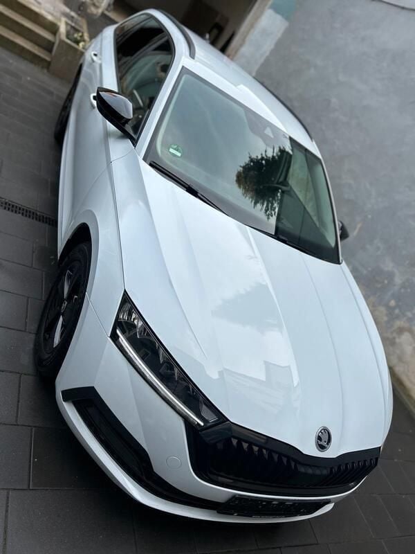Weiß Gebraucht 2023 Skoda Octavia Kombi | 24.999 € (Superpreis) - Bild 1/4