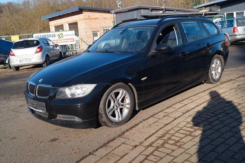 Gebraucht BMW 320 Advantage 177 PS (130 kW) 2007 Schwarz Kombi