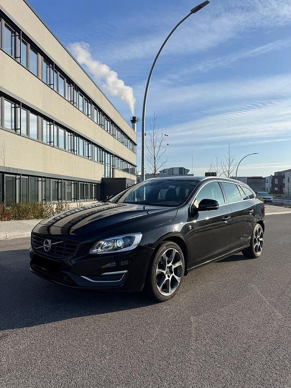 Schwarz Gebraucht 2016 Volvo V60 Ocean Race Kombi | 12.900 € (Superpreis) - Bild 1/4