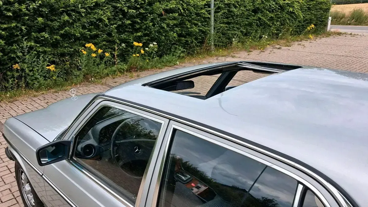 Gebraucht Mercedes E230 136 PS (100 kW) 1984 Silber Limousine
